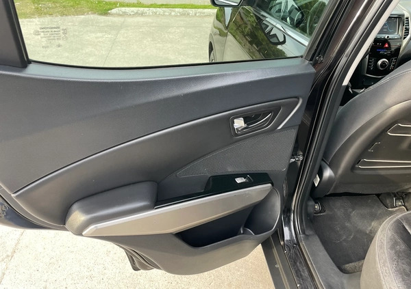 SsangYong Tivoli cena 37900 przebieg: 103000, rok produkcji 2015 z Lubaczów małe 277